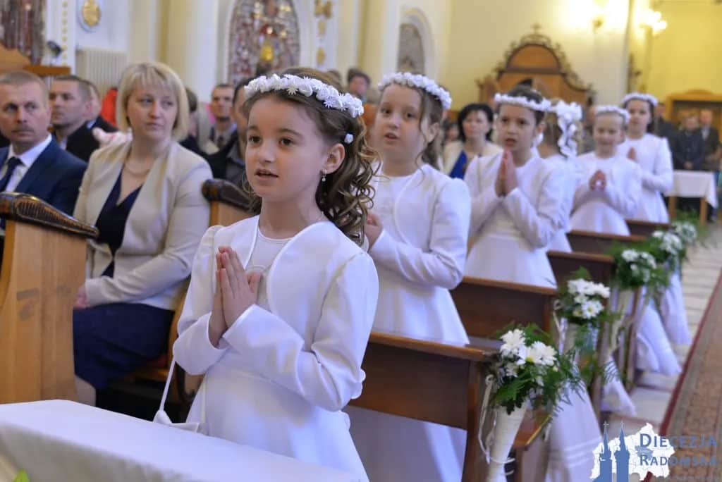 Komunii czy Komuni? Poprawna forma i wyjaśnienie