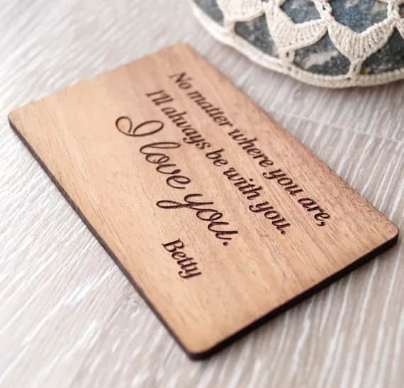 Drewniana Rocznica: 5 Pomysłów na Prezent i Świętowanie